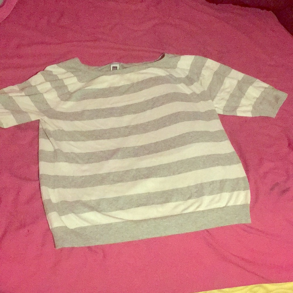 Extra large stripped white and grey sweater. Gap
